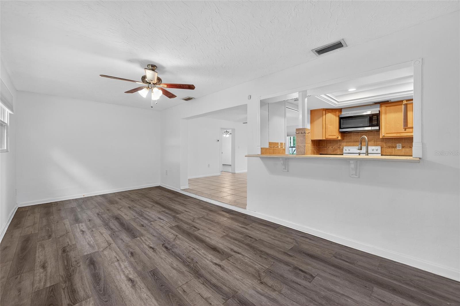 Image 25 of 42 For 2186 Greenbriar Boulevard