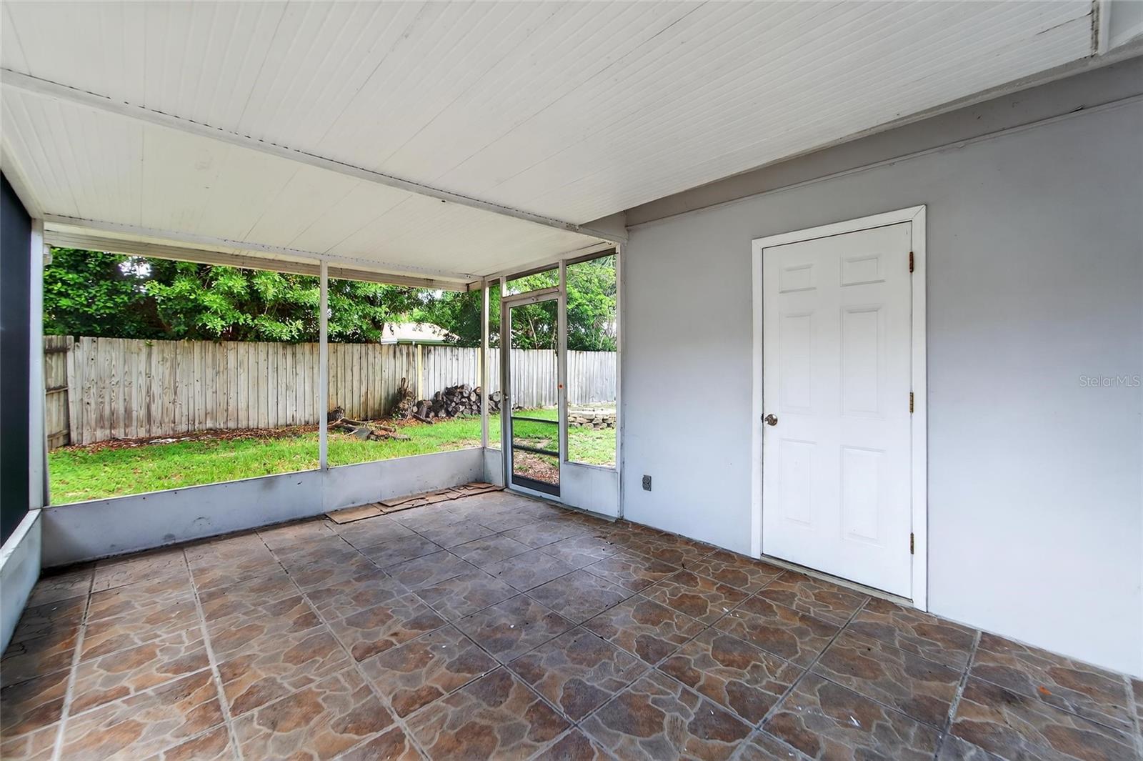 Image 28 of 42 For 2186 Greenbriar Boulevard