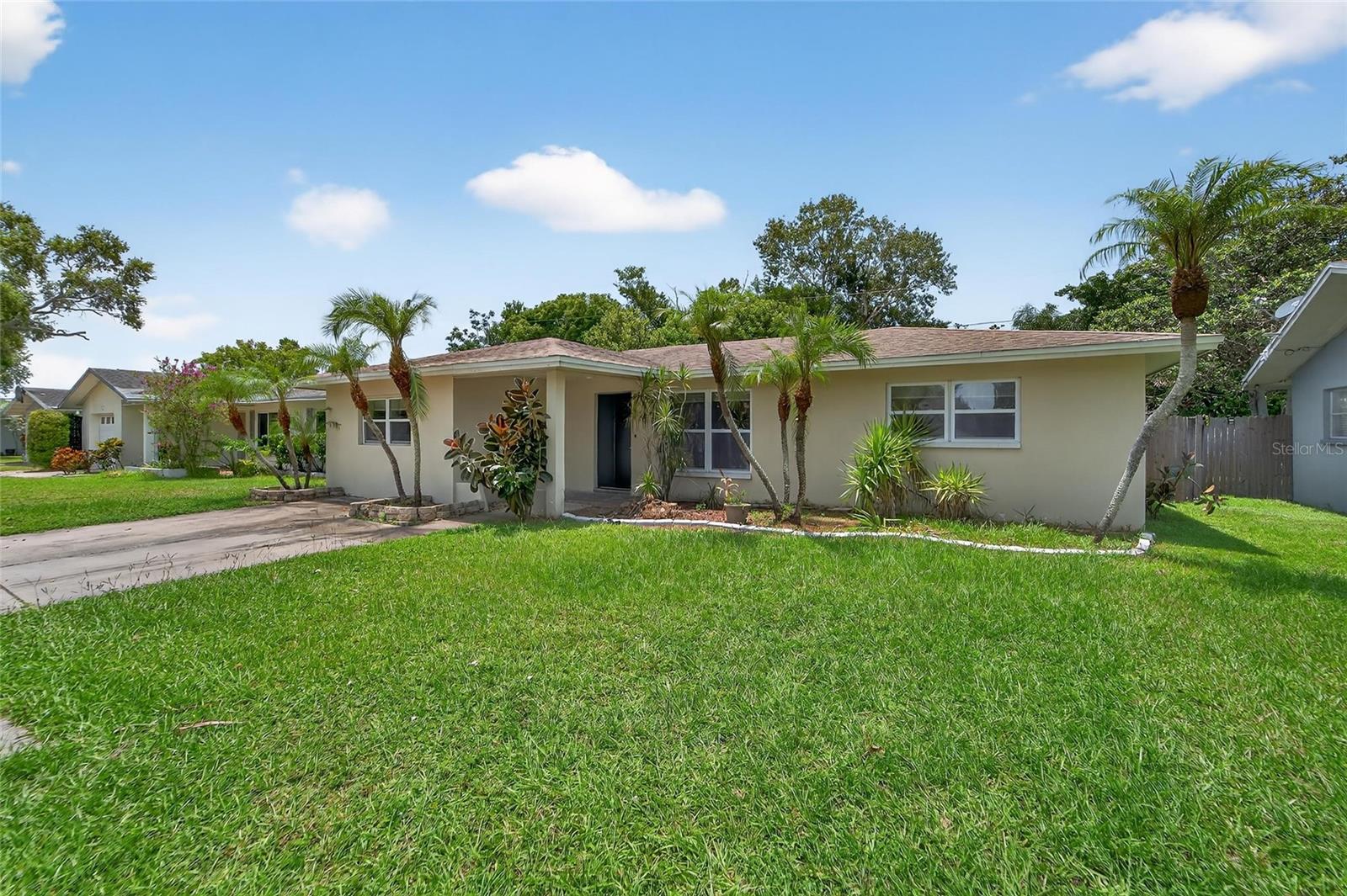 Image 3 of 42 For 2186 Greenbriar Boulevard