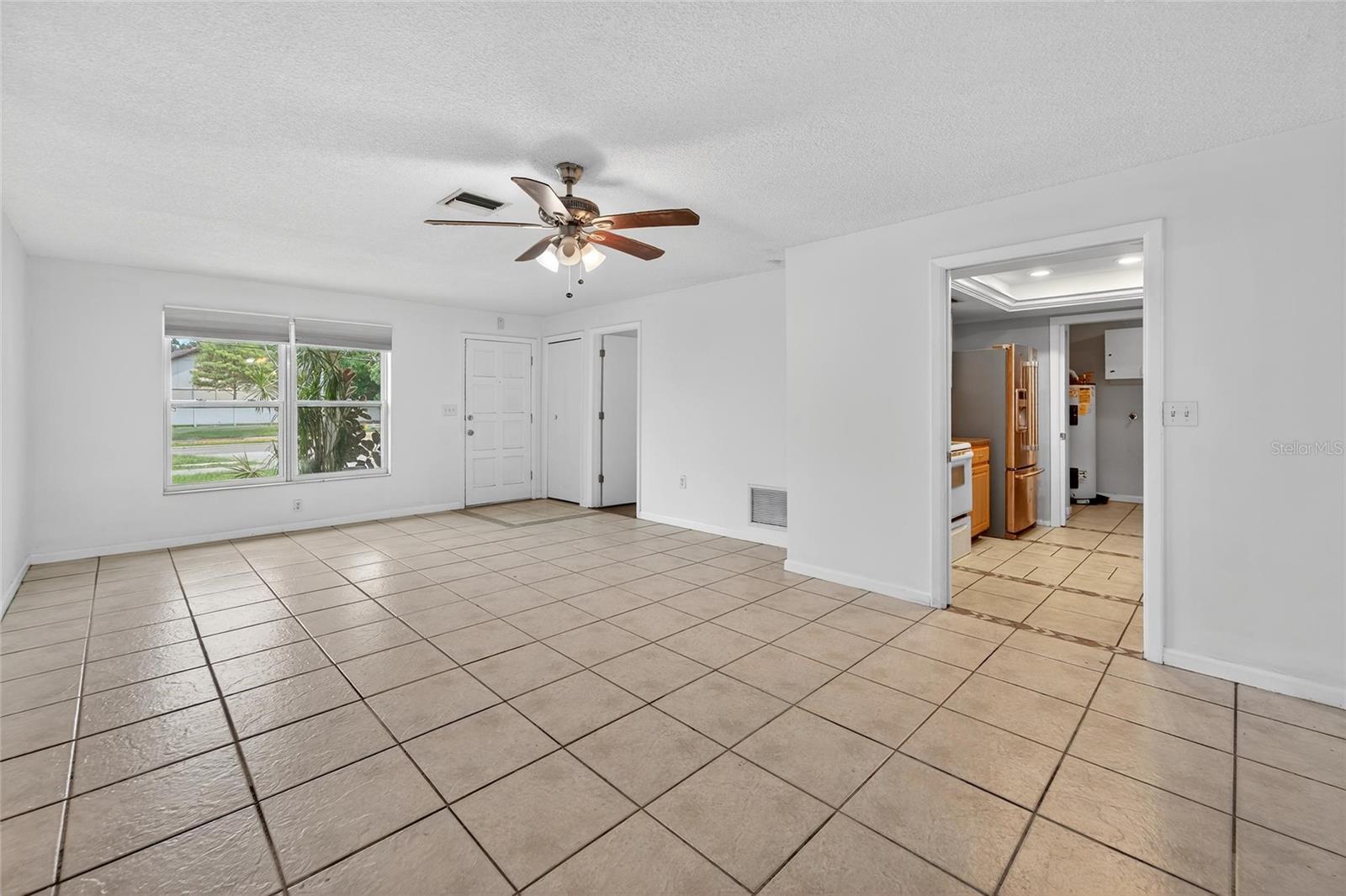 Image 5 of 42 For 2186 Greenbriar Boulevard