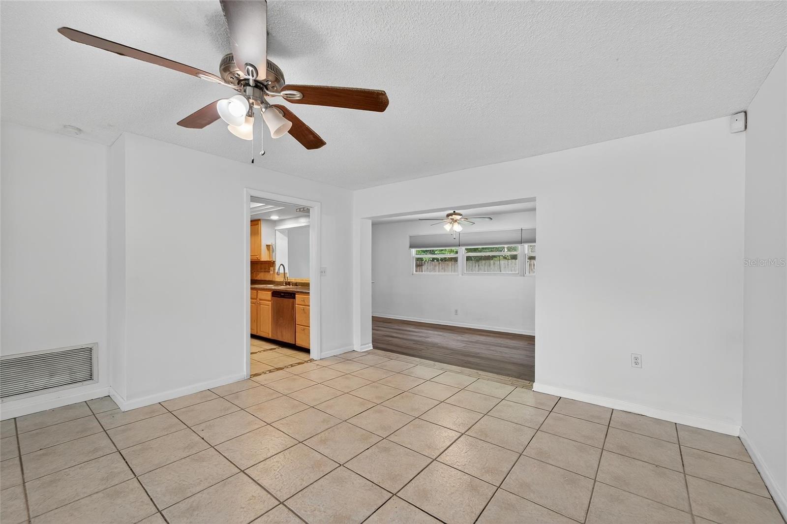 Image 7 of 42 For 2186 Greenbriar Boulevard