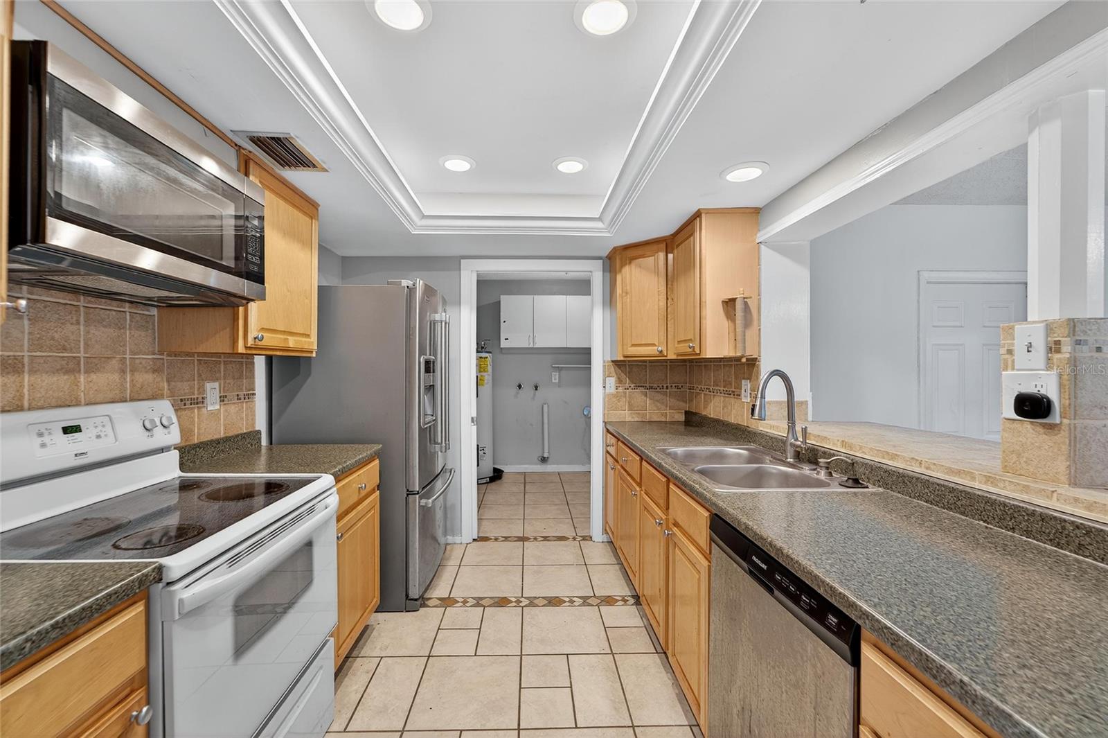 Image 8 of 42 For 2186 Greenbriar Boulevard