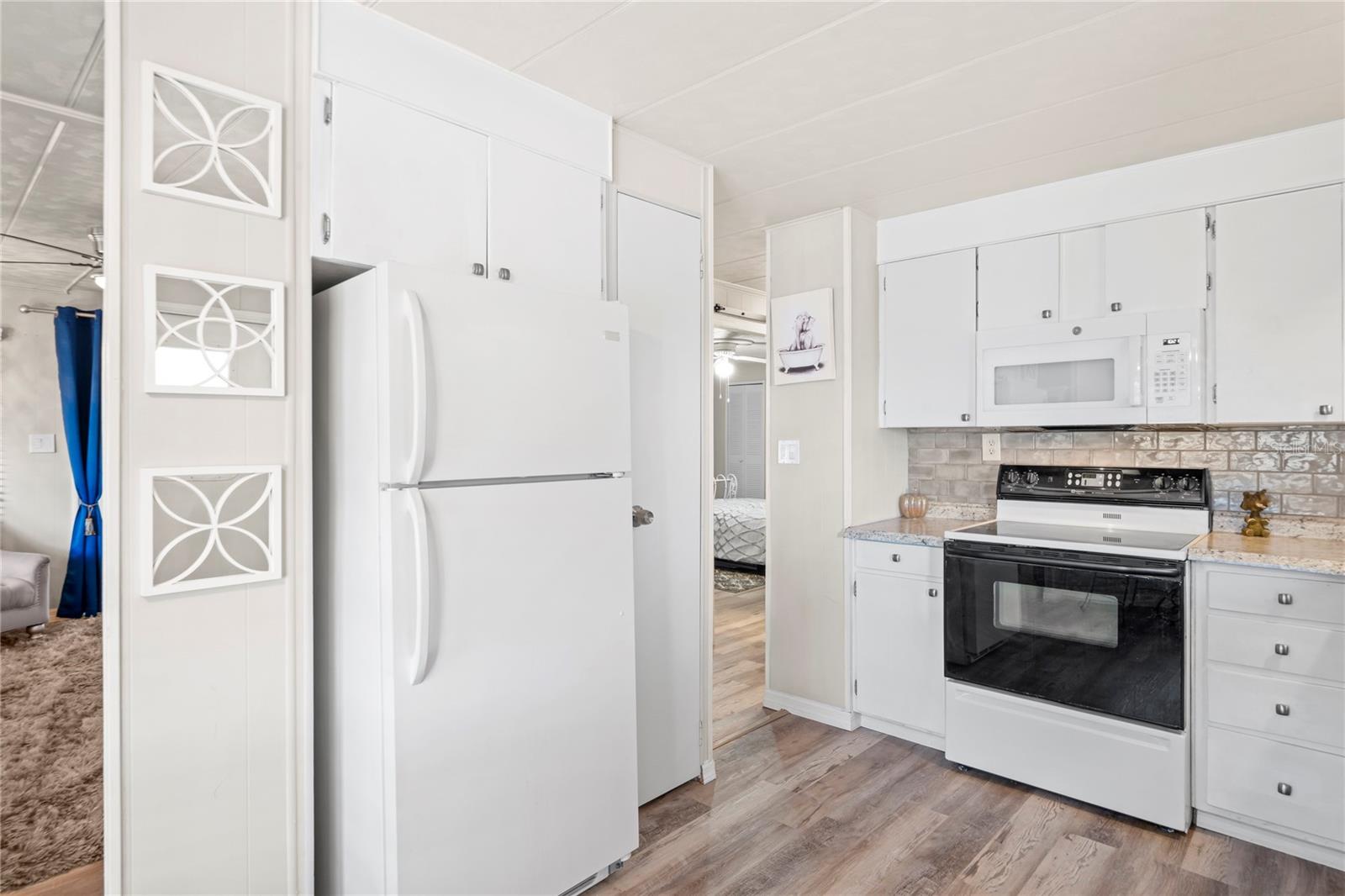 Image 11 of 48 For 38507 Windflower Avenue
