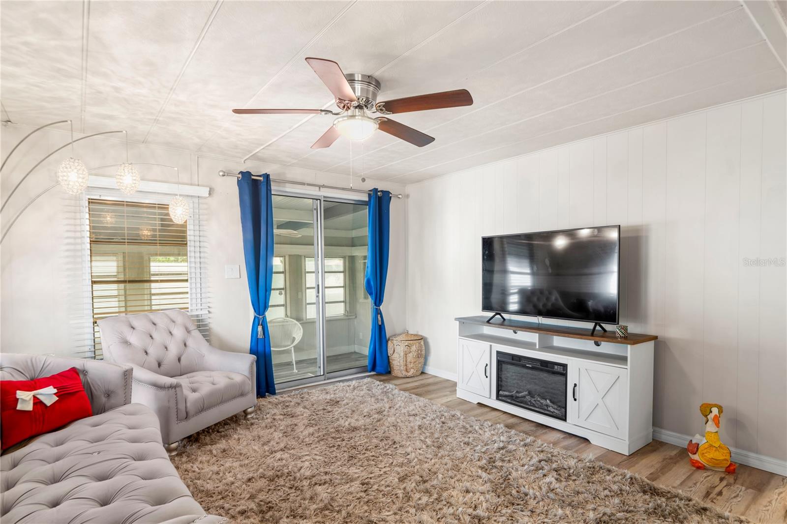Image 4 of 48 For 38507 Windflower Avenue