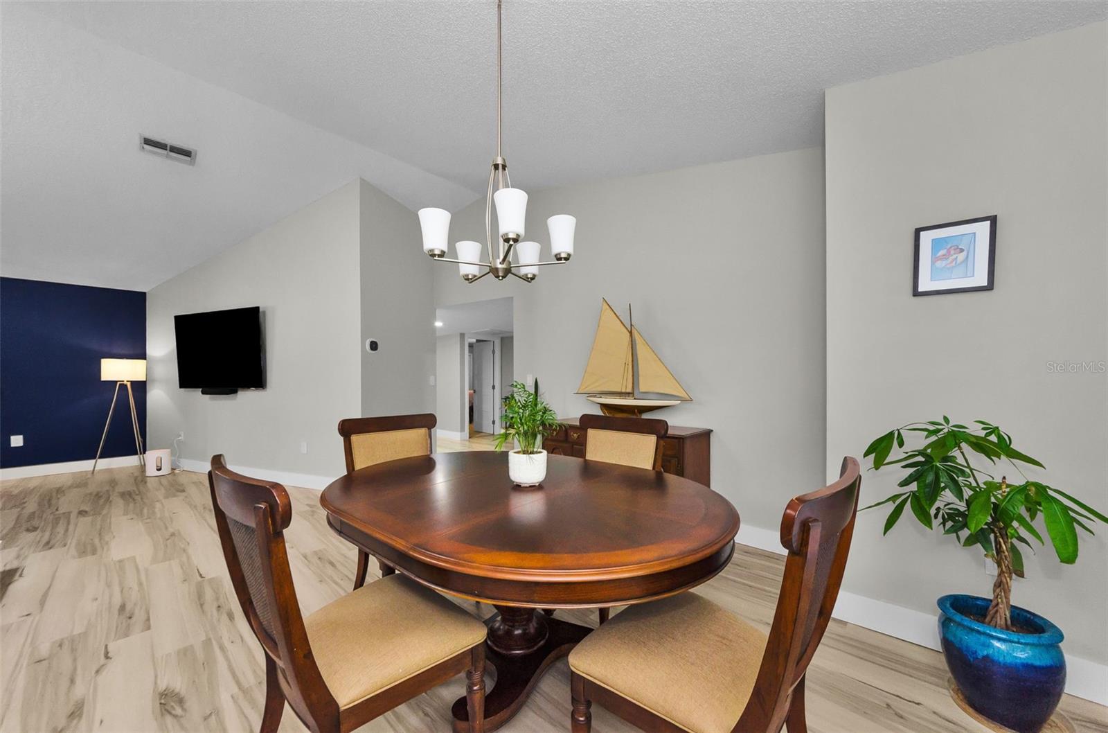 Image 18 of 63 For 2991 Tangerine Terrace