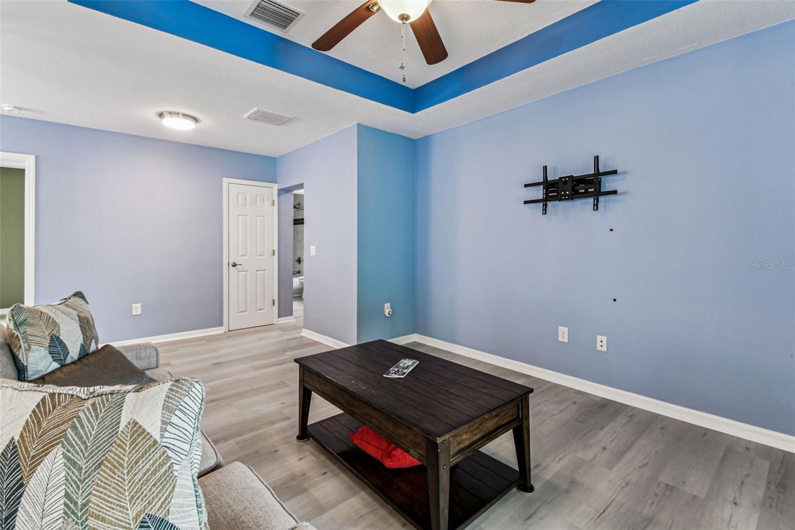 Image 11 of 42 For 7801 Highland Avenue