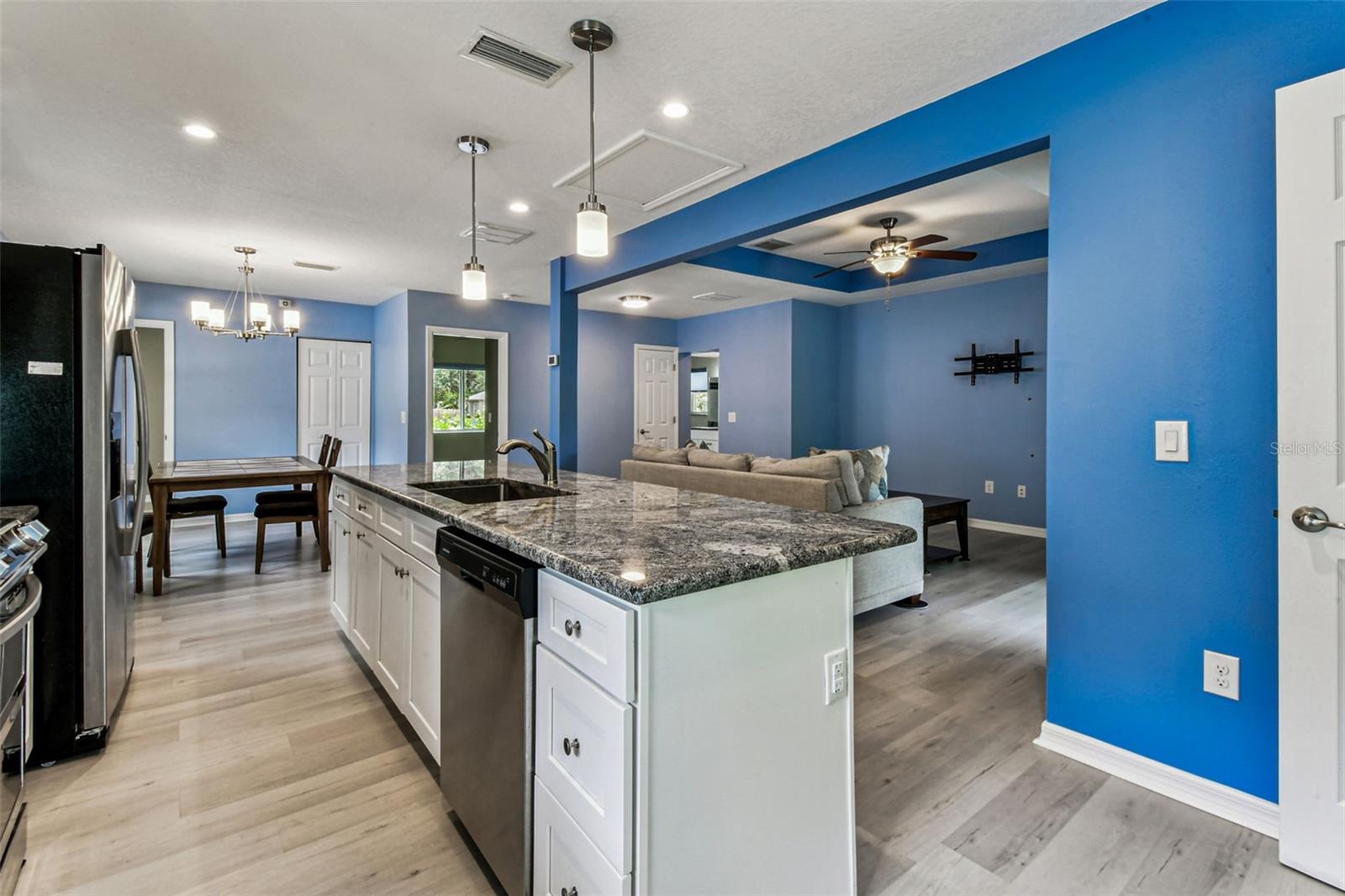 Image 13 of 42 For 7801 Highland Avenue