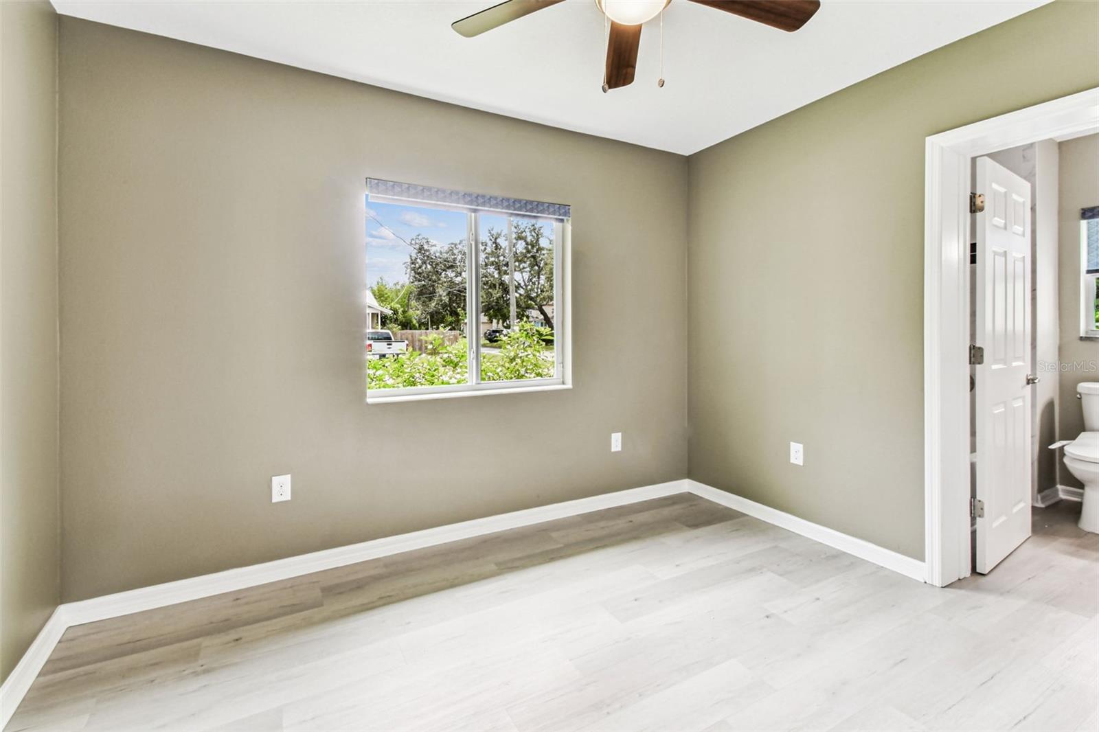 Image 34 of 42 For 7801 Highland Avenue
