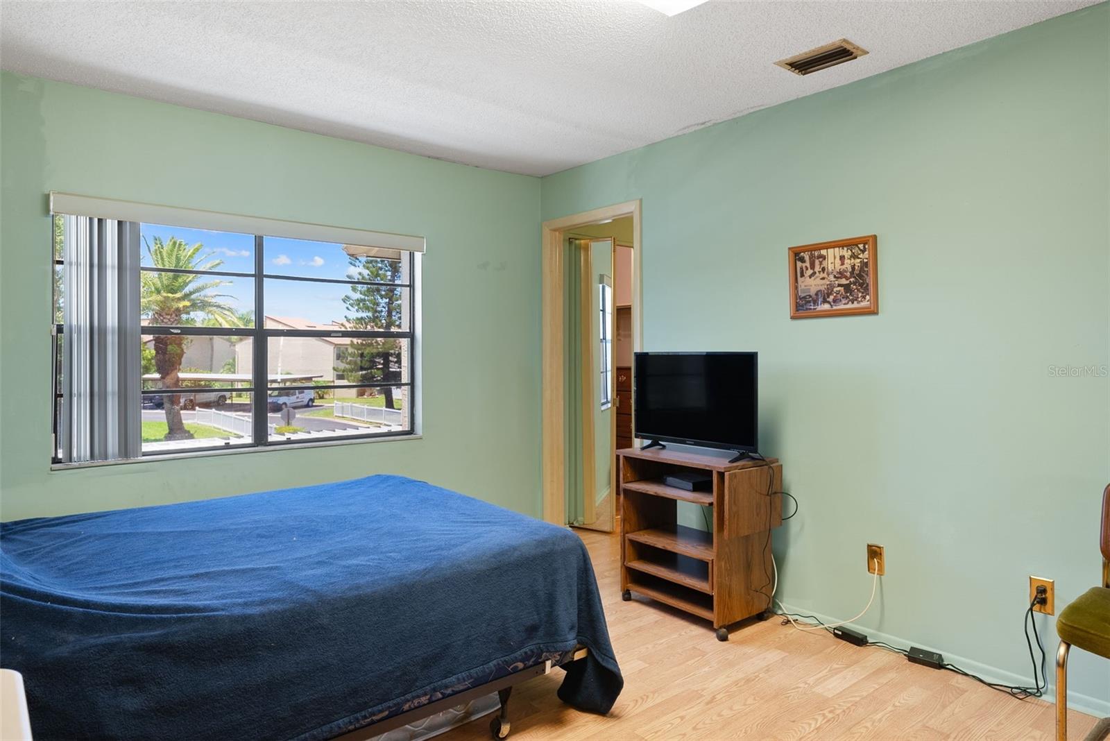 Image 20 of 80 For 9209 Seminole Boulevard 27