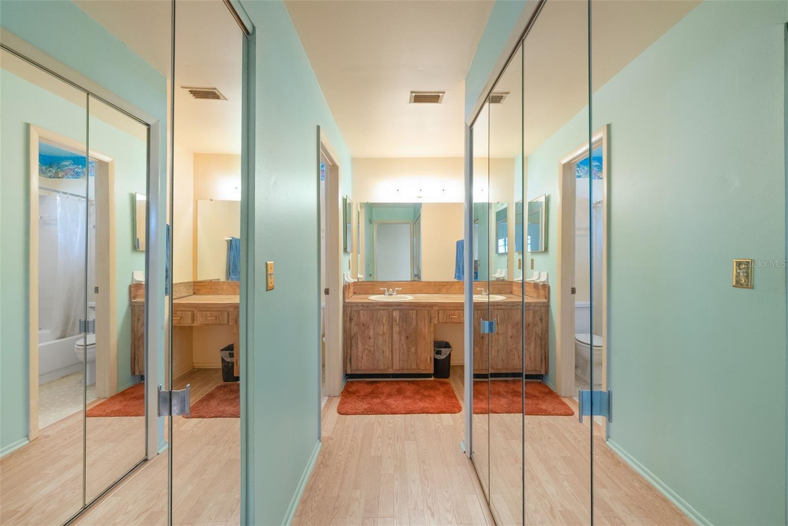 Image 22 of 80 For 9209 Seminole Boulevard 27