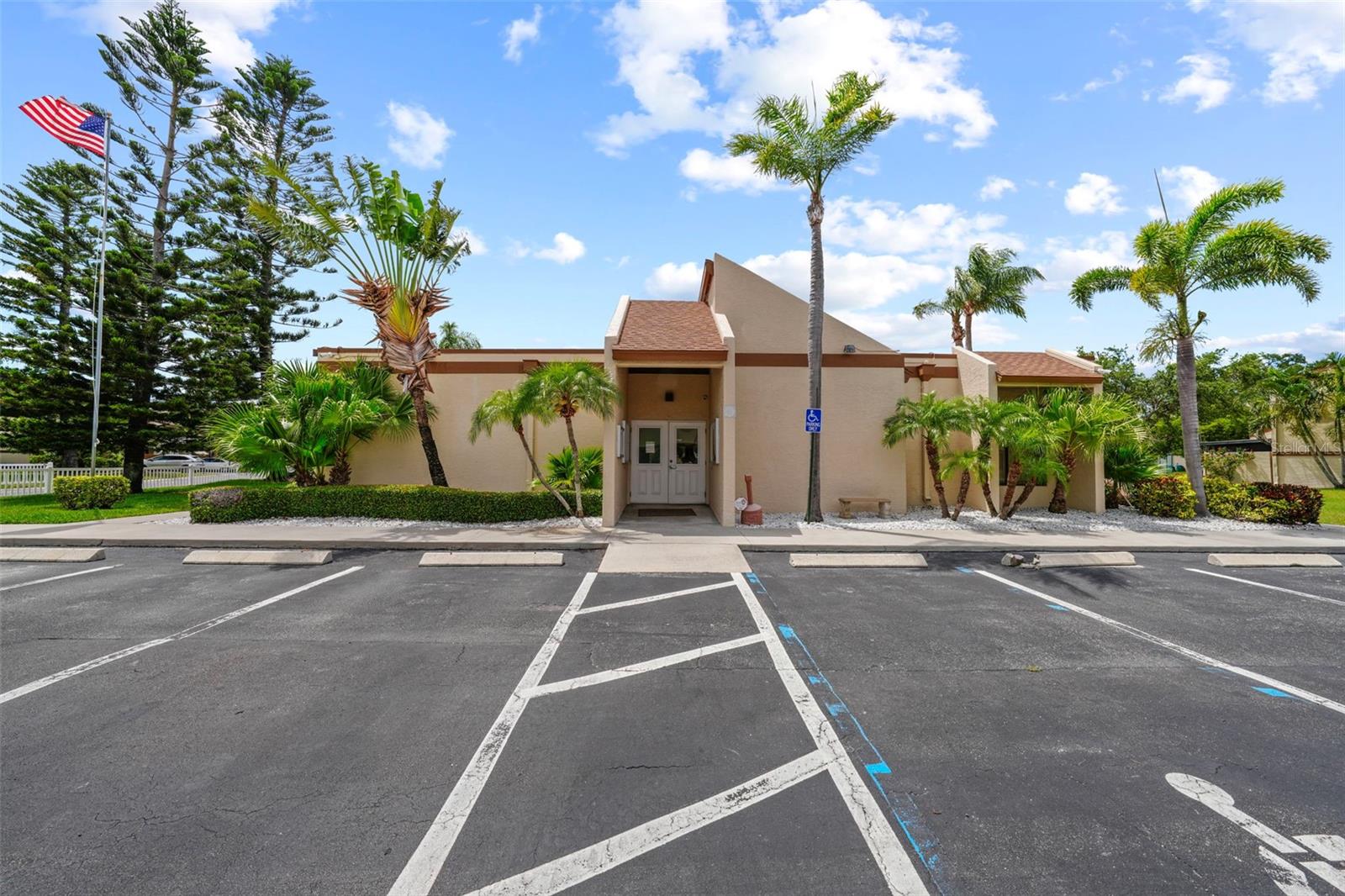 Image 58 of 80 For 9209 Seminole Boulevard 27