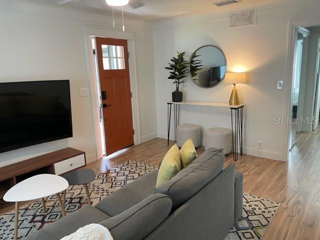 Image 4 of 23 For 3646 6th Avenue N