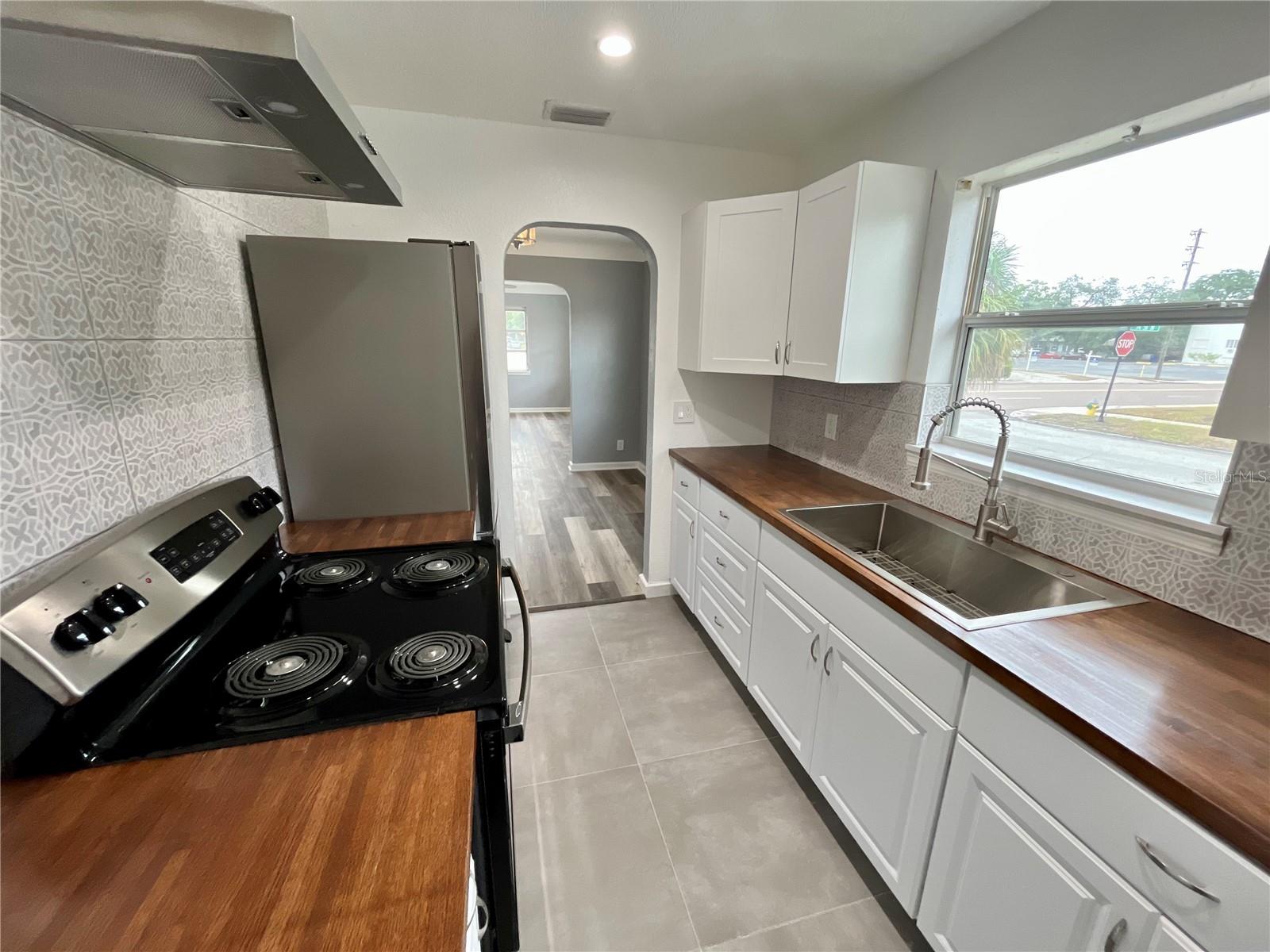 Image 10 of 28 For 842 14th Street N
