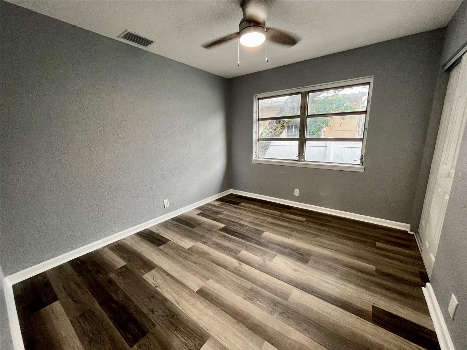 Image 19 of 28 For 842 14th Street N