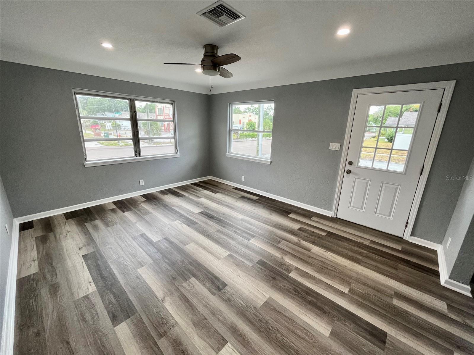 Image 2 of 28 For 842 14th Street N
