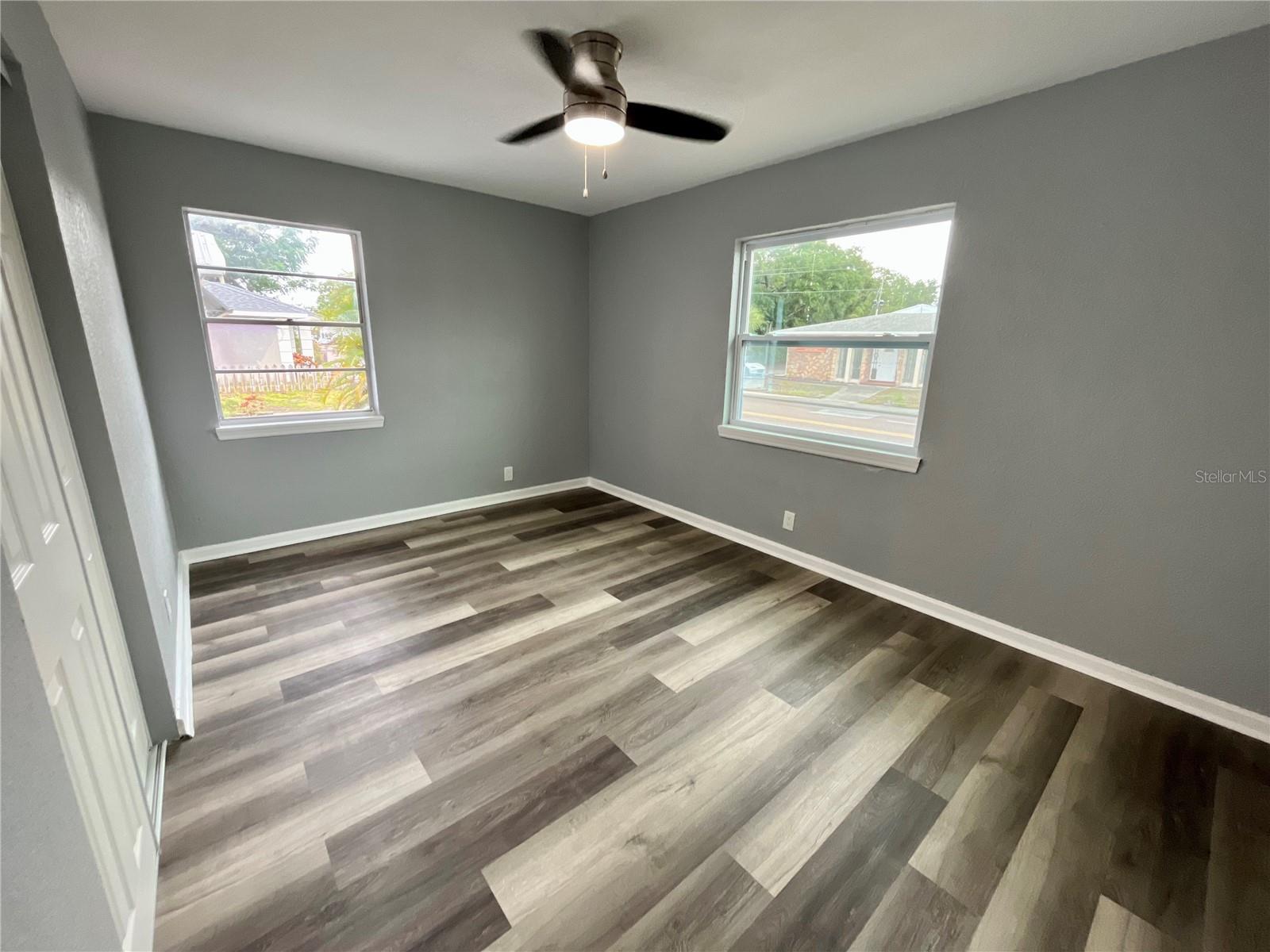 Image 20 of 28 For 842 14th Street N