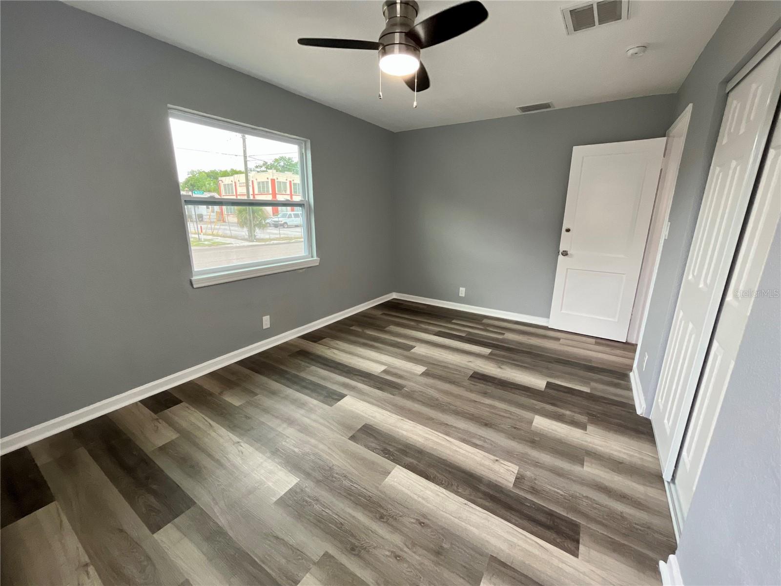 Image 24 of 28 For 842 14th Street N