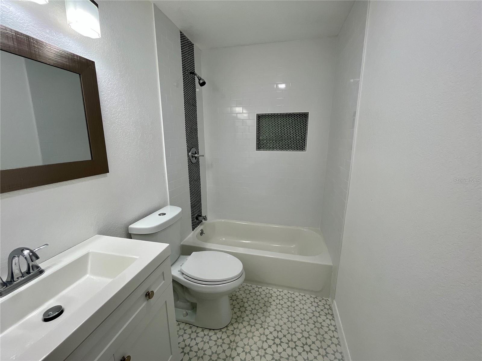 Image 25 of 28 For 842 14th Street N