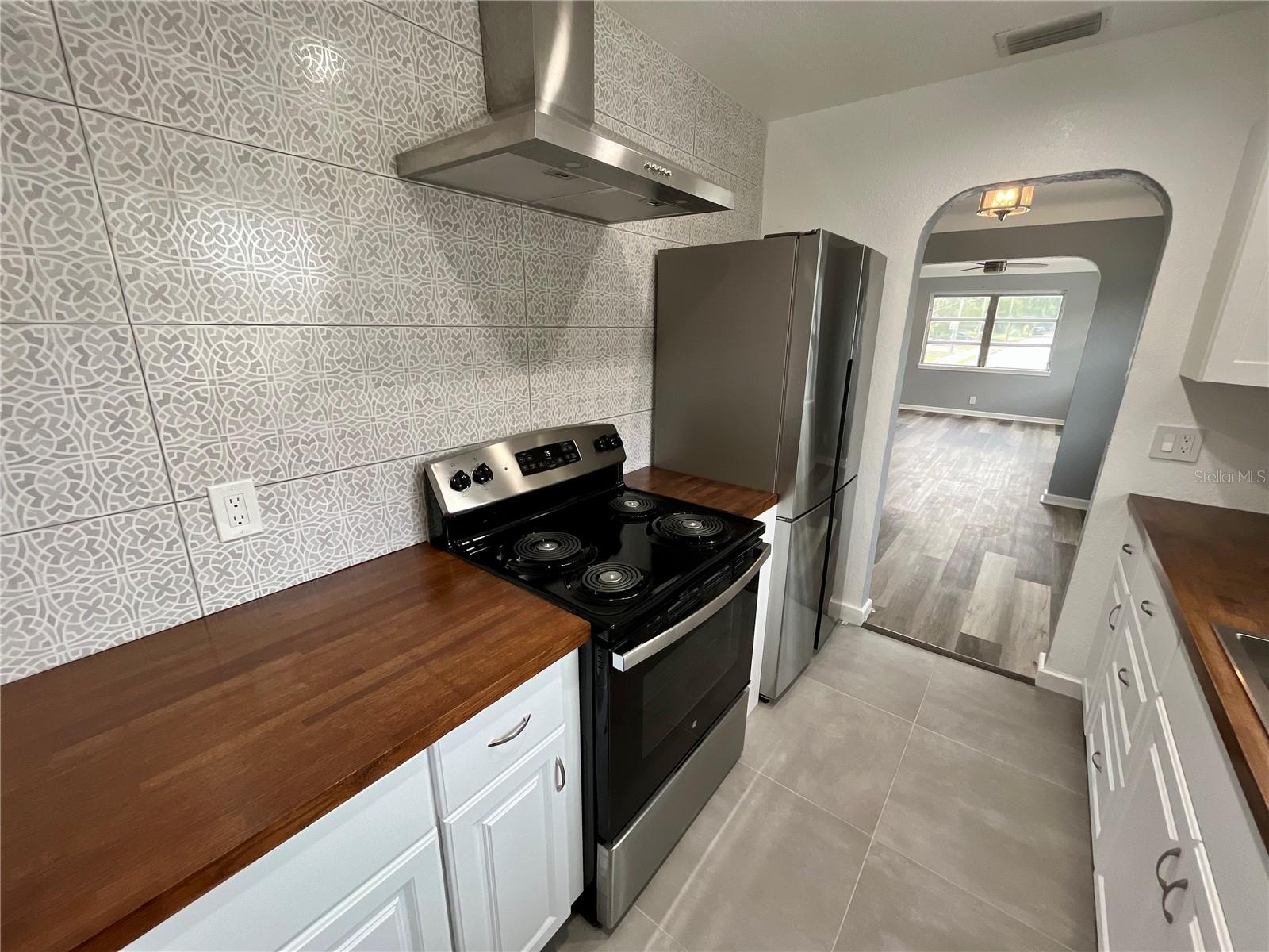 Image 8 of 28 For 842 14th Street N