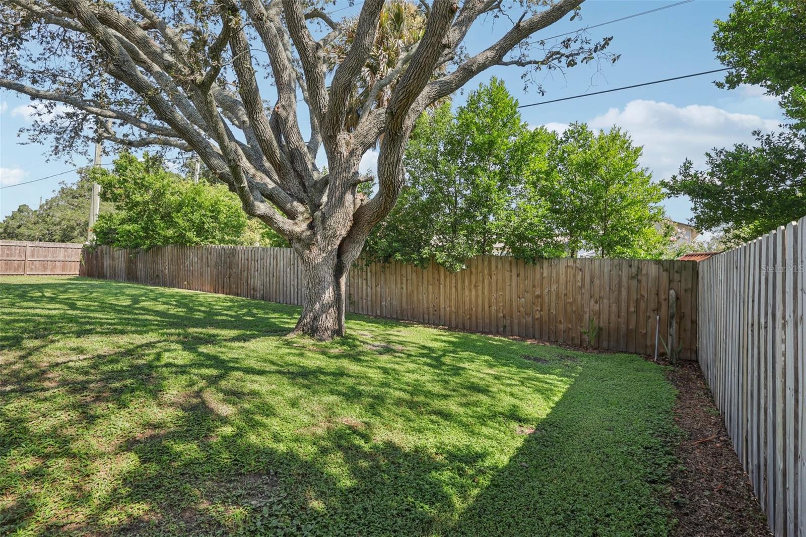 Image 32 of 37 For 722 Sunlit Court
