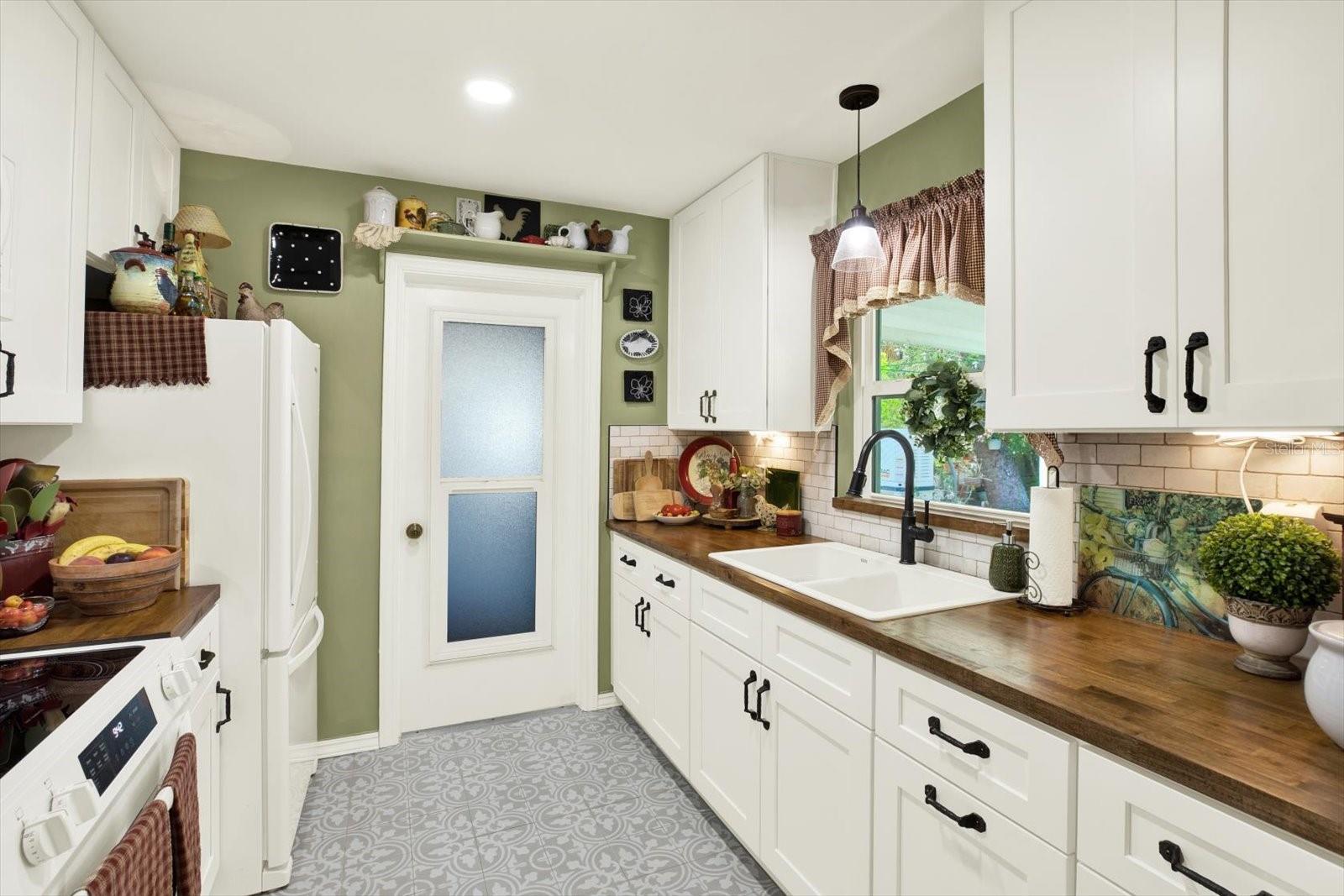 Image 11 of 29 For 204 45th Avenue