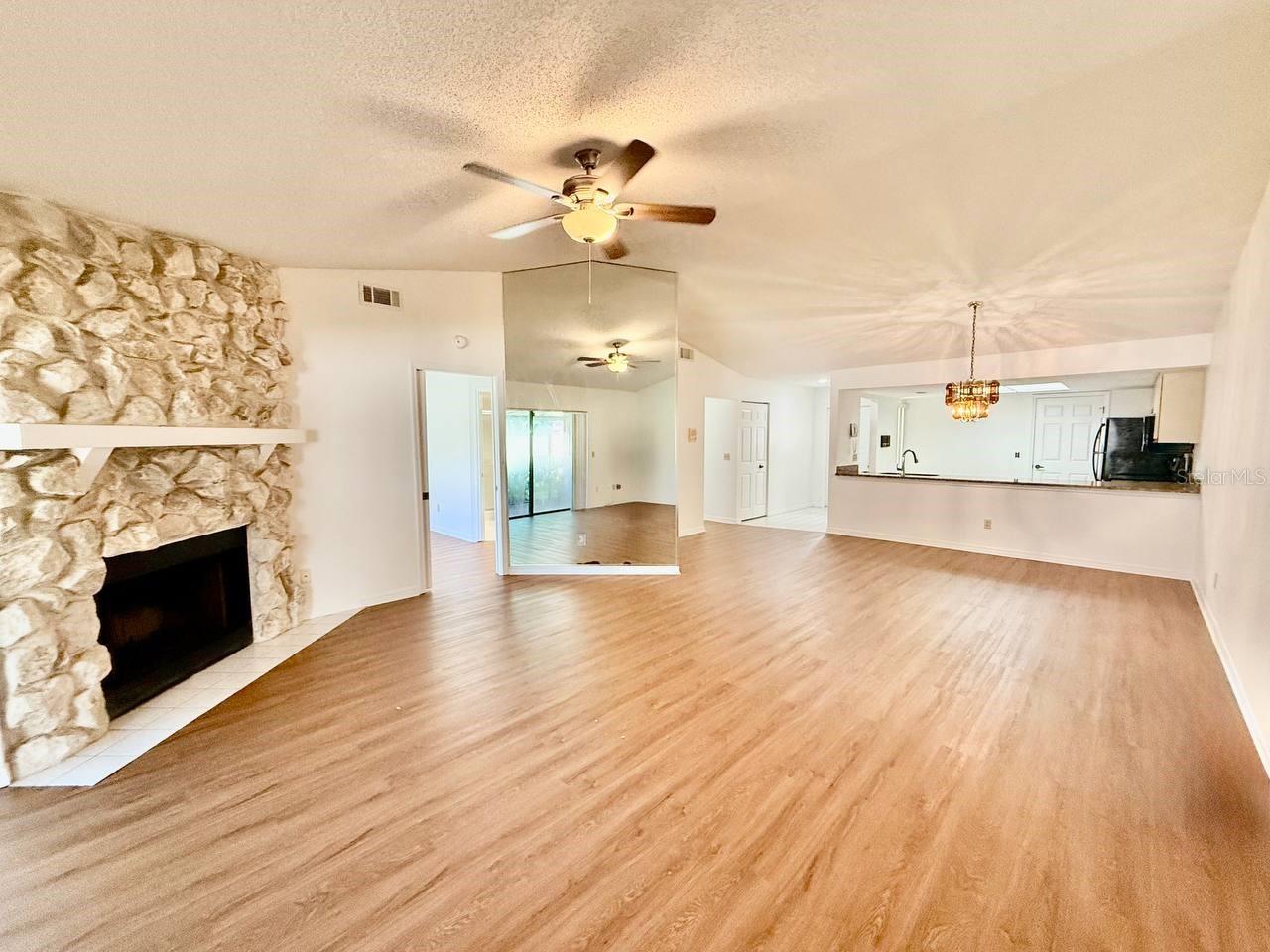 Image 10 of 21 For 18308 Aintree Court
