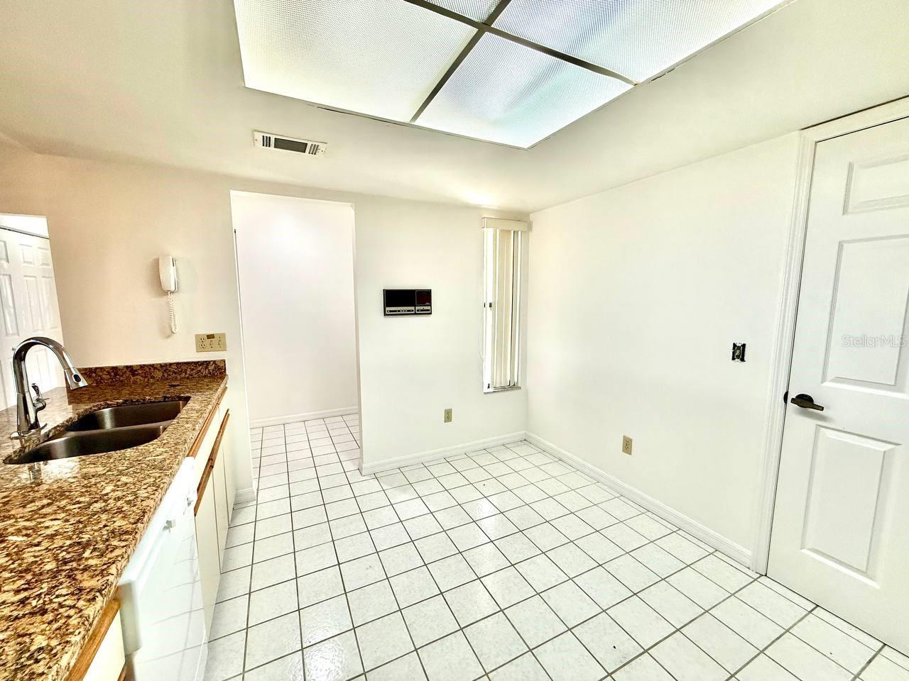 Image 6 of 21 For 18308 Aintree Court