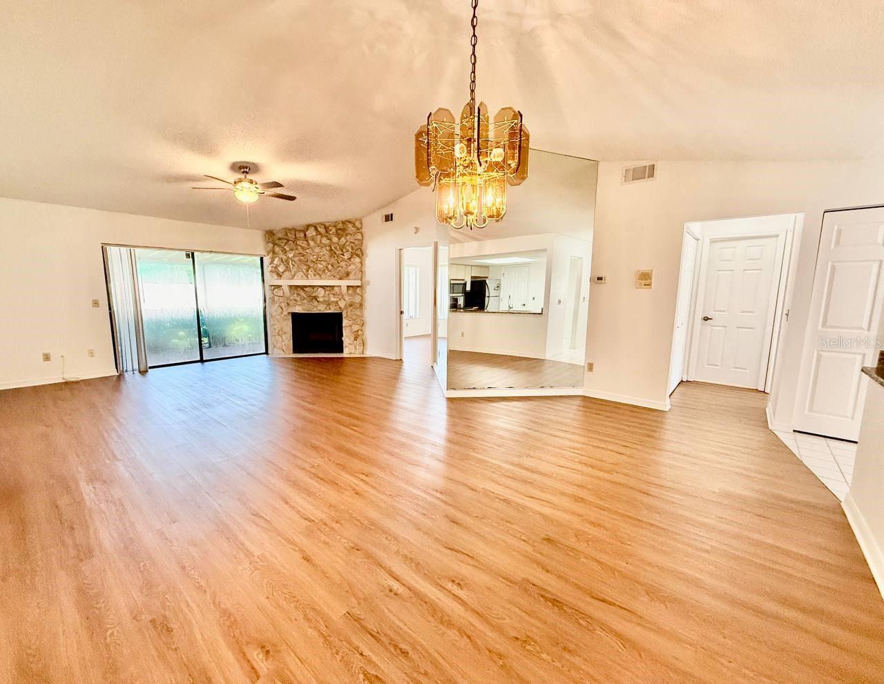 Image 9 of 21 For 18308 Aintree Court