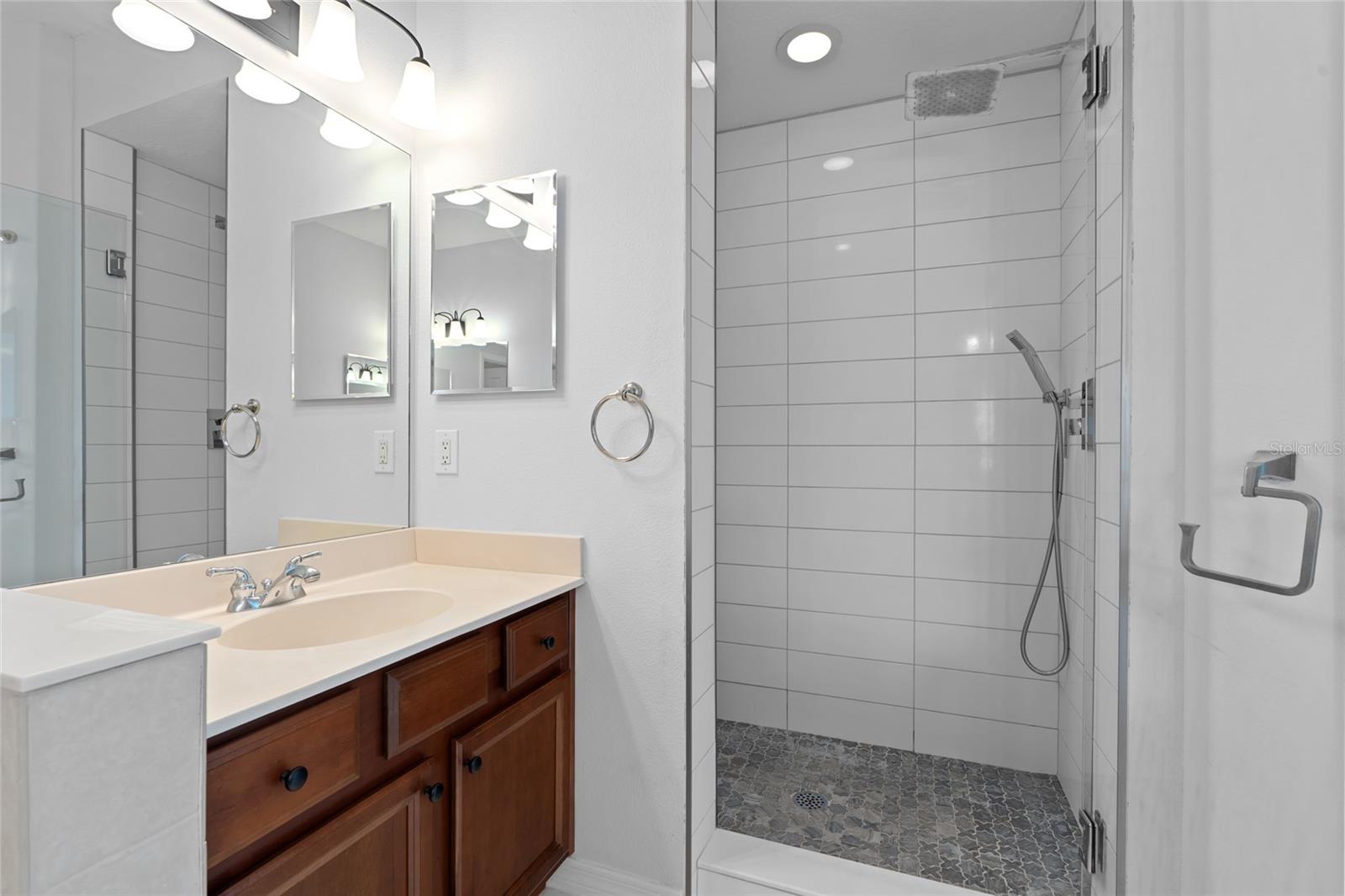 Image 23 of 45 For 1190 Venetian Harbor Drive Ne