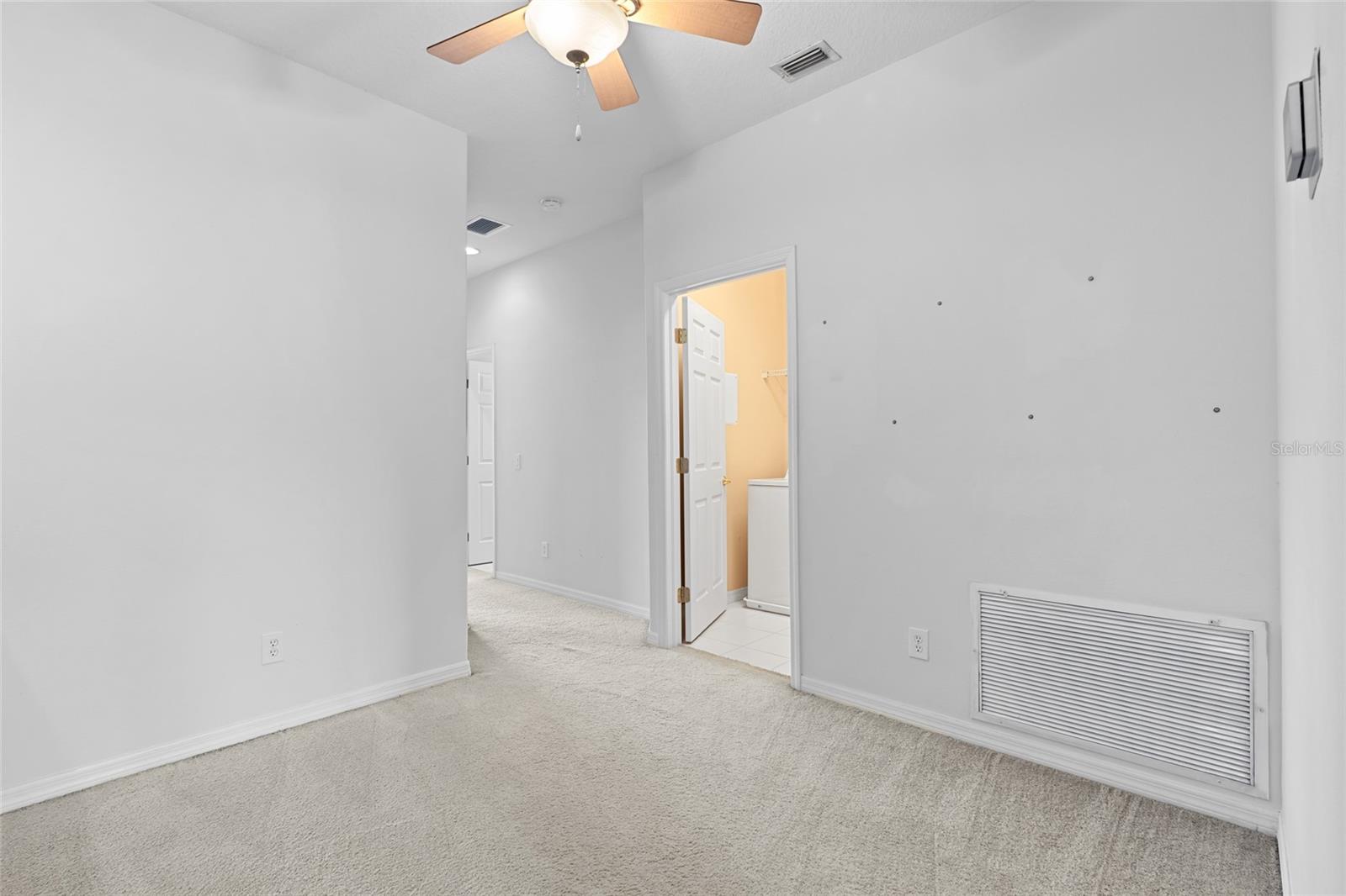 Image 32 of 45 For 1190 Venetian Harbor Drive Ne