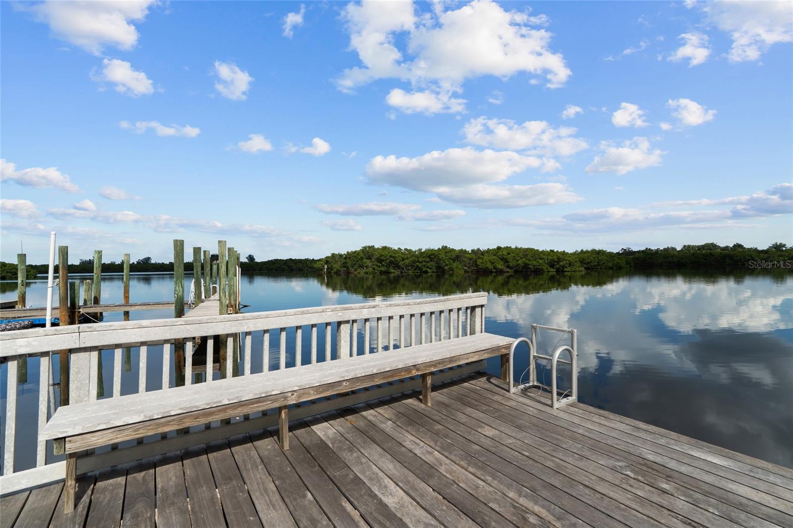 Image 37 of 45 For 1190 Venetian Harbor Drive Ne