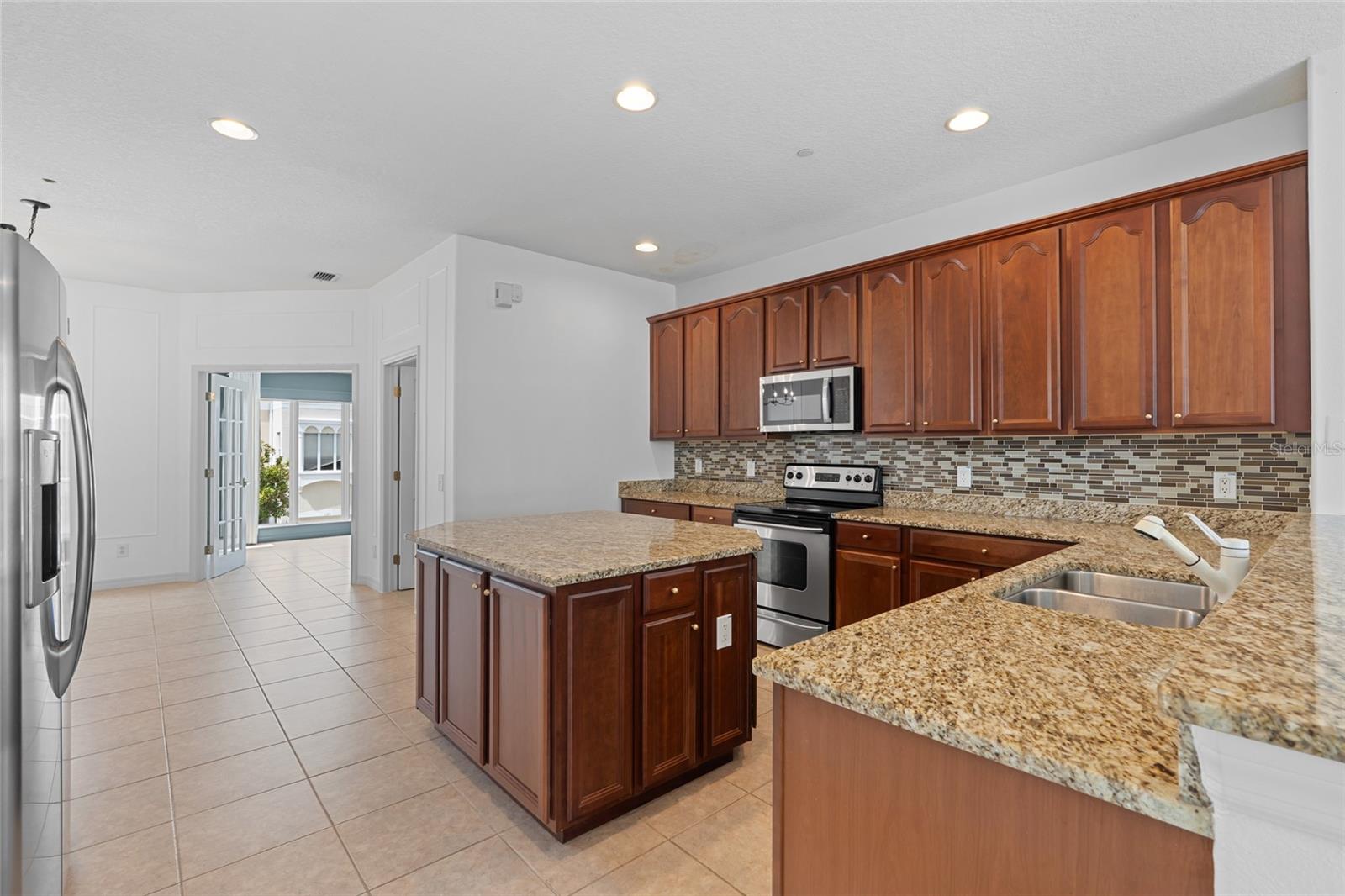 Image 4 of 45 For 1190 Venetian Harbor Drive Ne