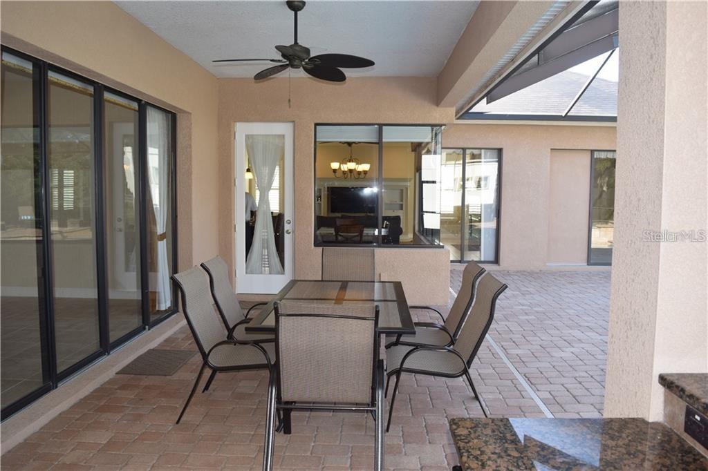 Listing photo id 11 for 20411 Lace Cascade Road