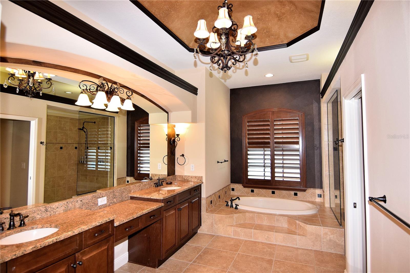 Listing photo id 7 for 20411 Lace Cascade Road