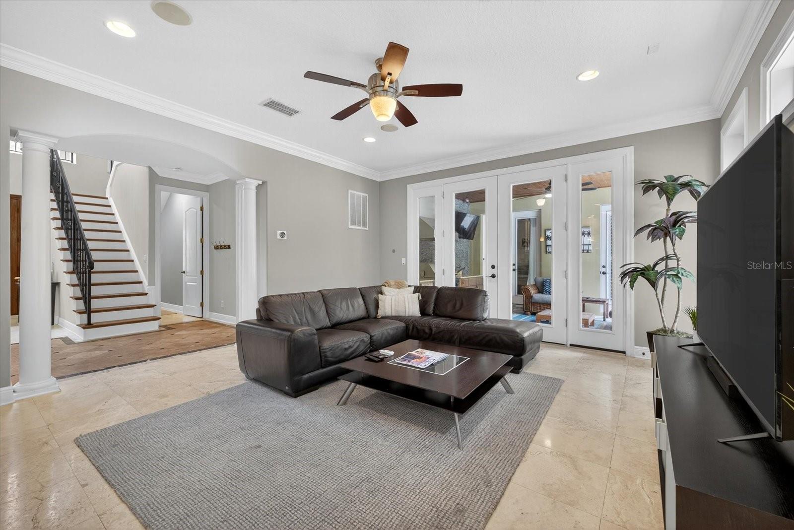 Image 17 of 76 For 3904 Santiago Street