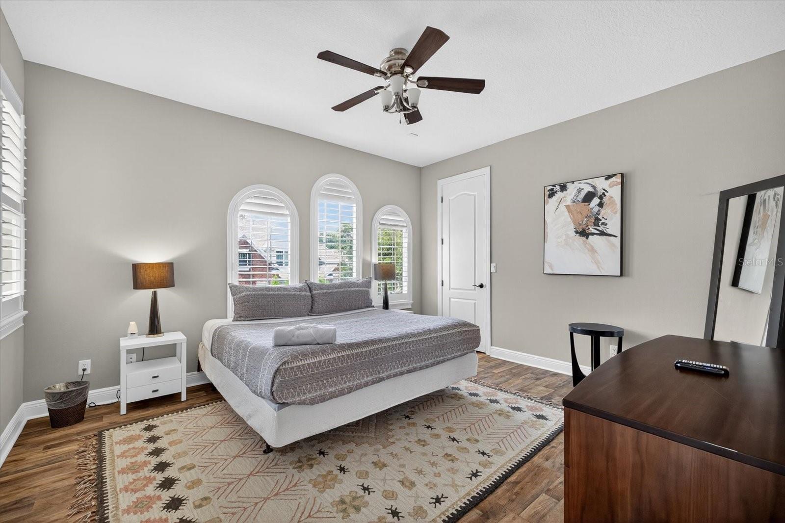Image 30 of 76 For 3904 Santiago Street