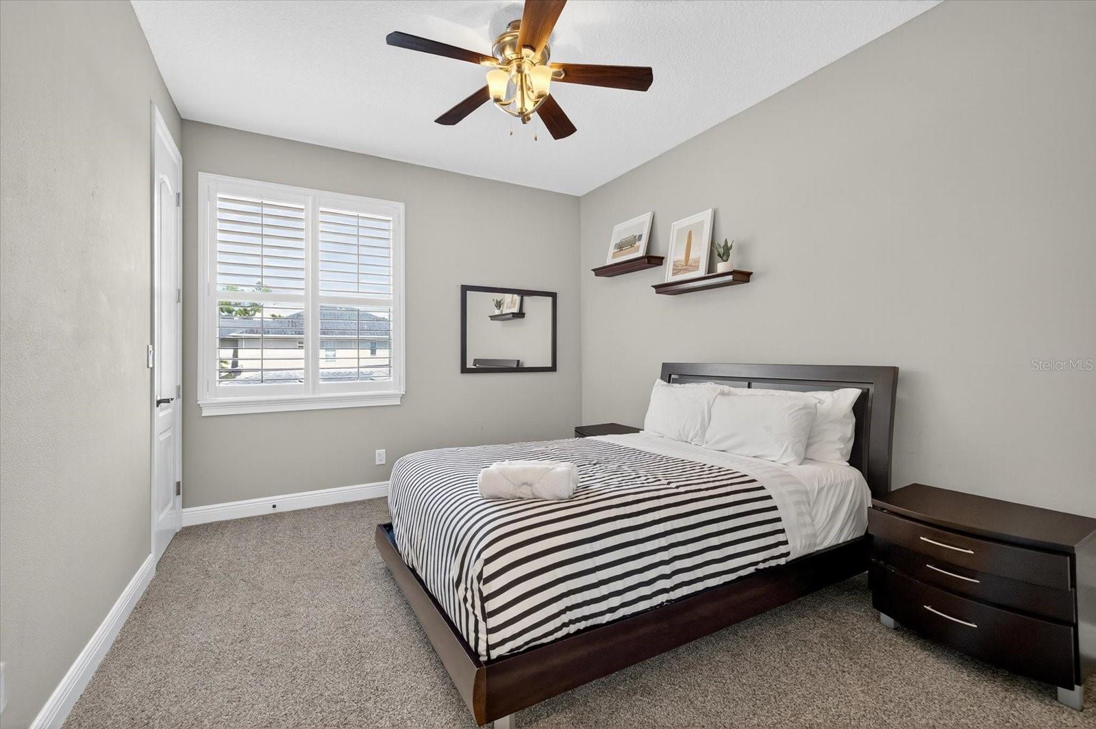 Image 33 of 76 For 3904 Santiago Street