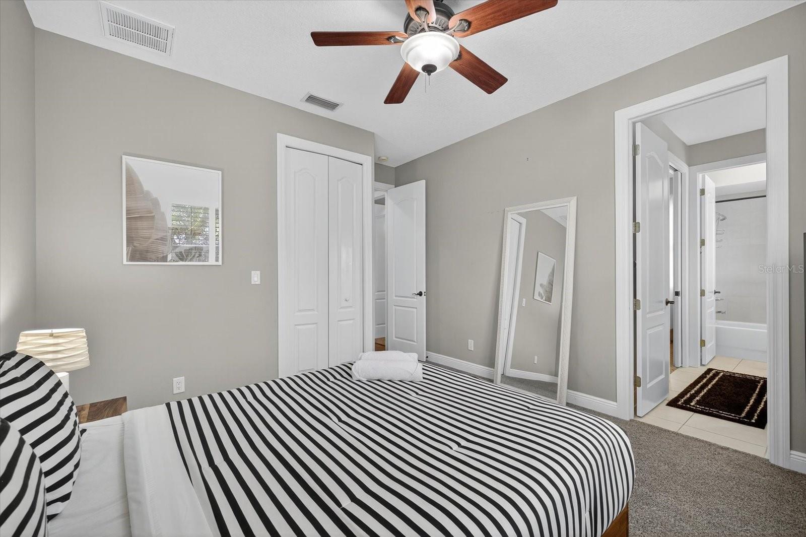 Image 37 of 76 For 3904 Santiago Street