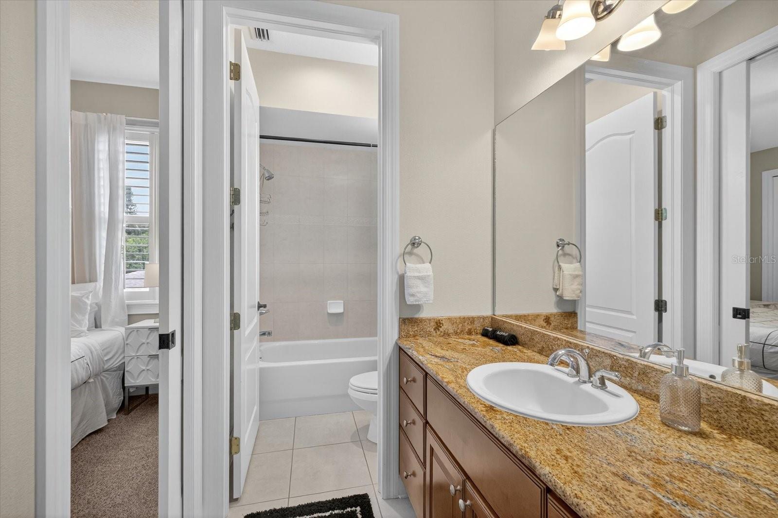 Image 38 of 76 For 3904 Santiago Street
