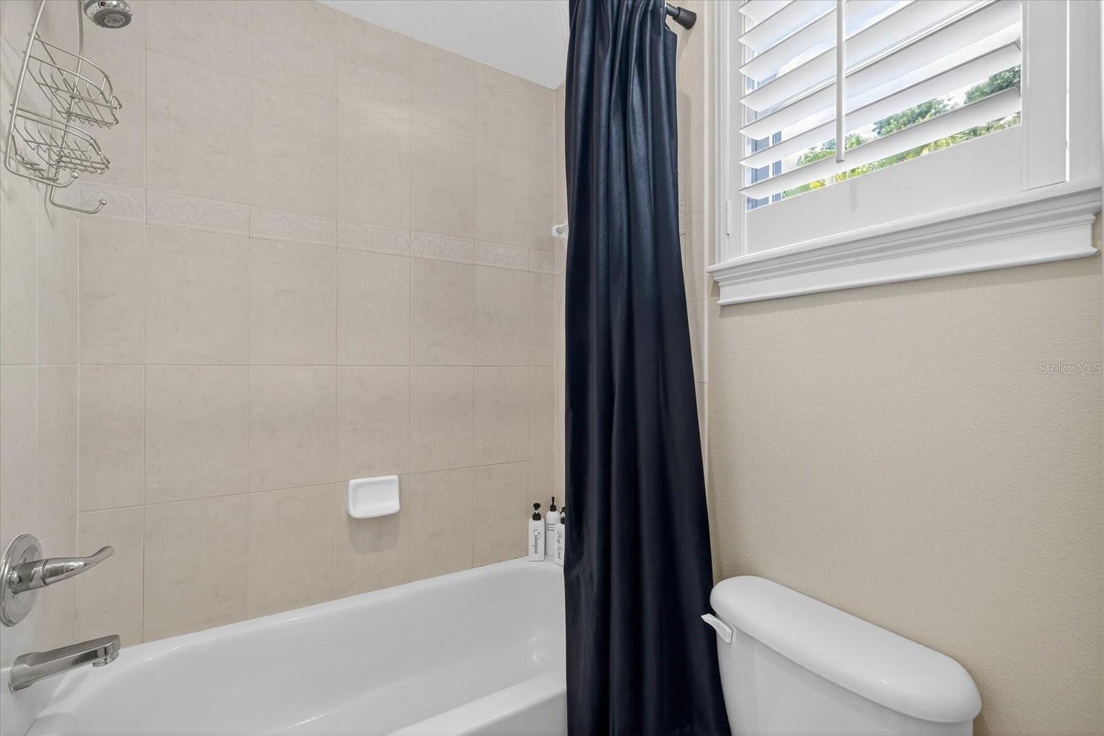 Image 39 of 76 For 3904 Santiago Street