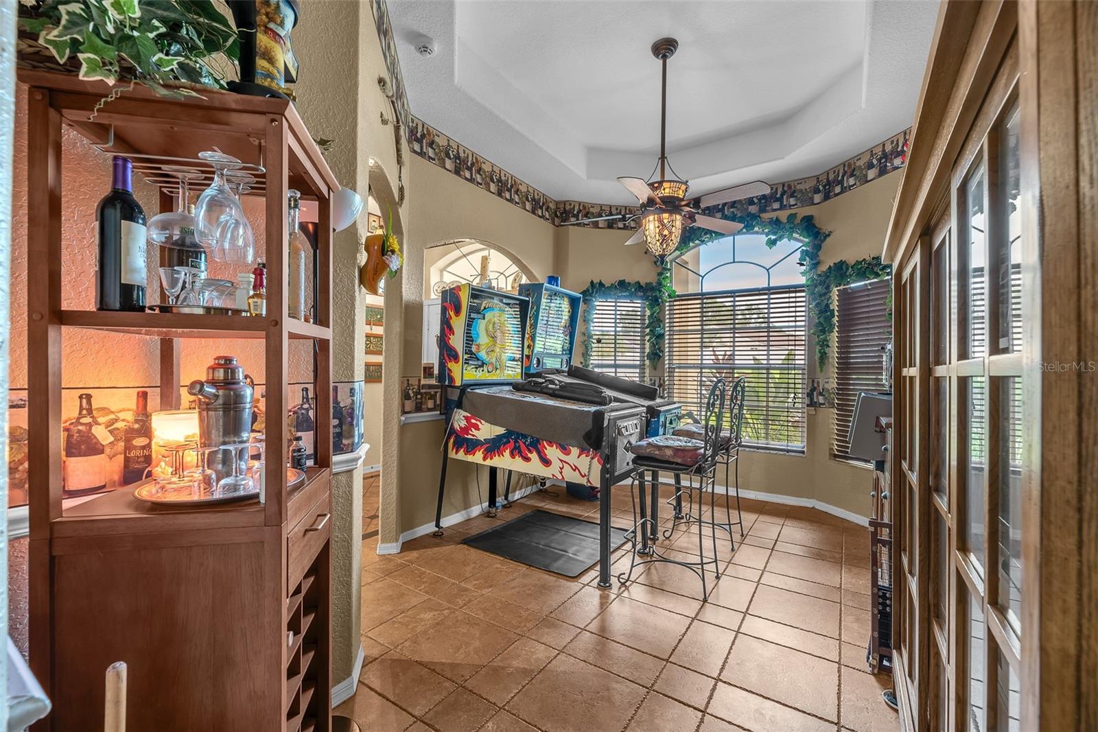 Image 10 of 31 For 327 Country Vineyard Drive