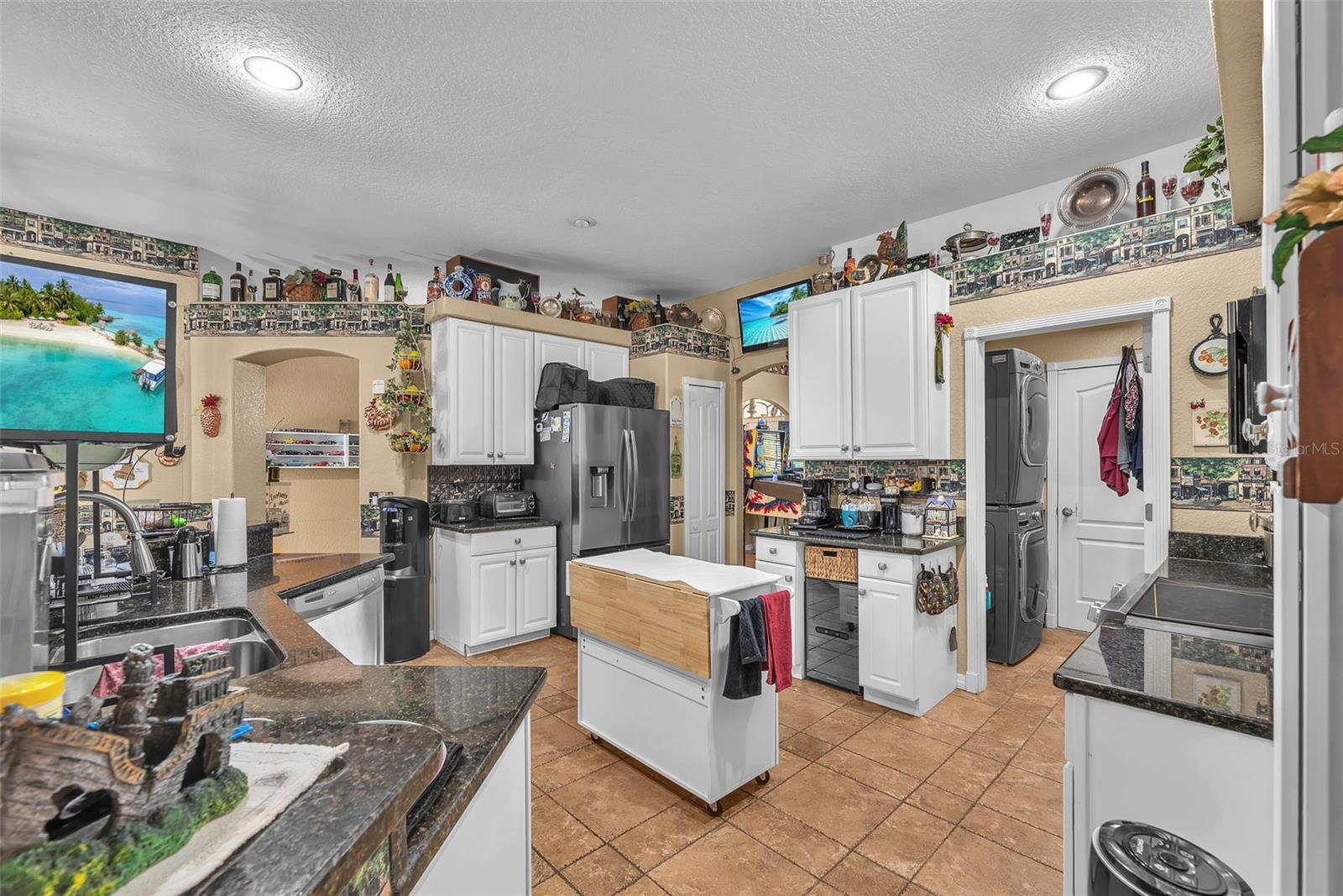 Image 11 of 31 For 327 Country Vineyard Drive
