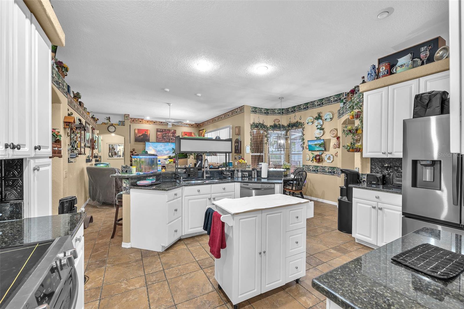 Image 12 of 31 For 327 Country Vineyard Drive
