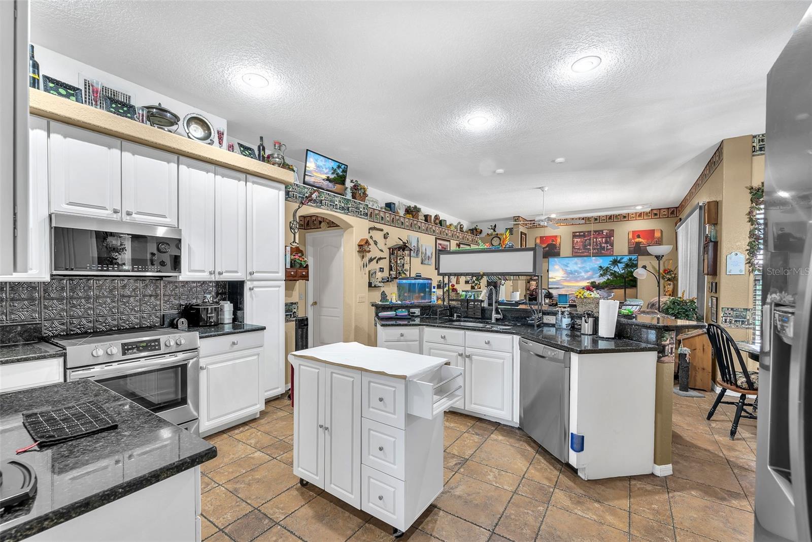 Image 3 of 31 For 327 Country Vineyard Drive