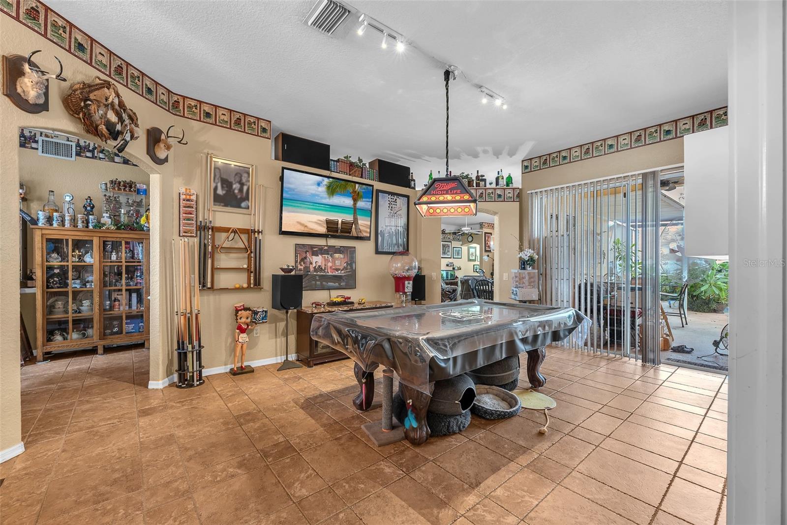 Image 7 of 31 For 327 Country Vineyard Drive