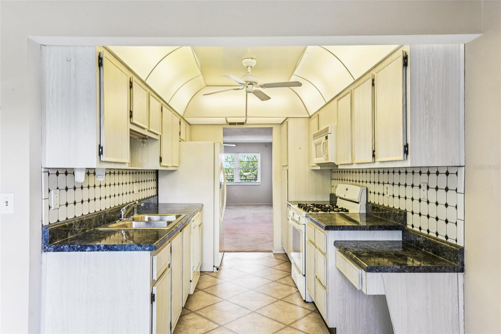 Image 16 of 47 For 5980 80th Street N 410