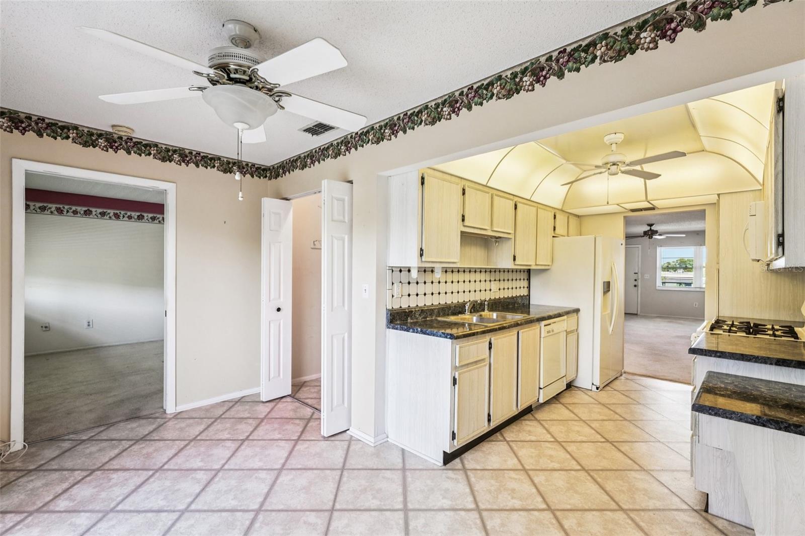 Image 18 of 47 For 5980 80th Street N 410