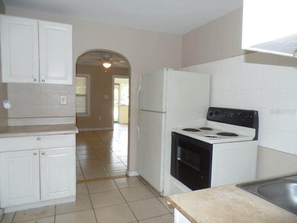 Image 6 of 9 For 2327 17th Avenue S