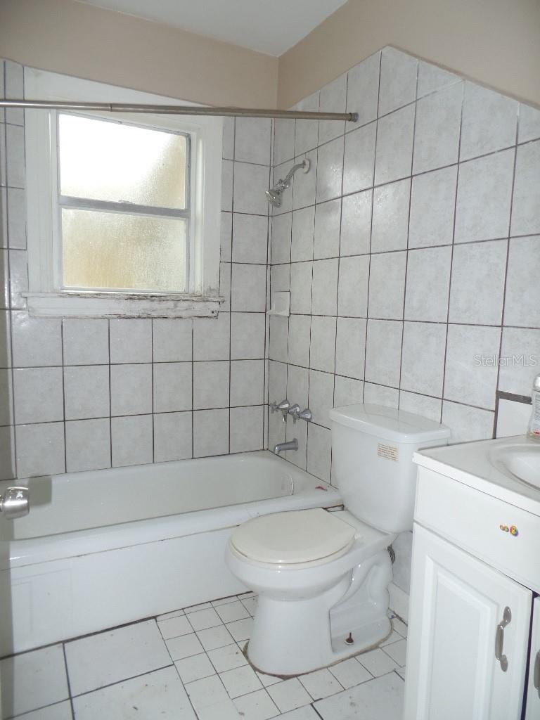 Image 9 of 9 For 2327 17th Avenue S