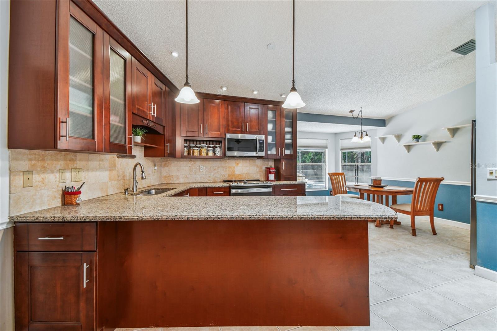 Image 17 of 90 For 6006 Redhawk Dr